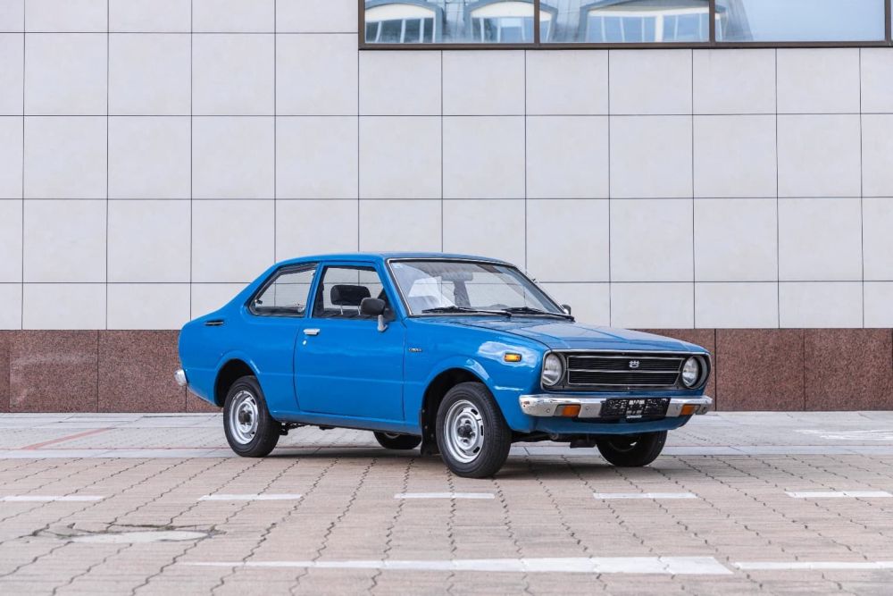 自動車パネル：「カローラCOROLLA 30サンマル」※3代目1974-1979 3rd generation Toyota Corolla 1974–1979