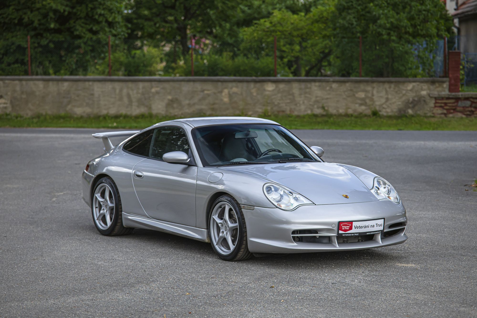 0-2000x0-storage-uploads-media-car-1525-porsche-911-carrera-2-996-49-nfqi-deqp-.jpg