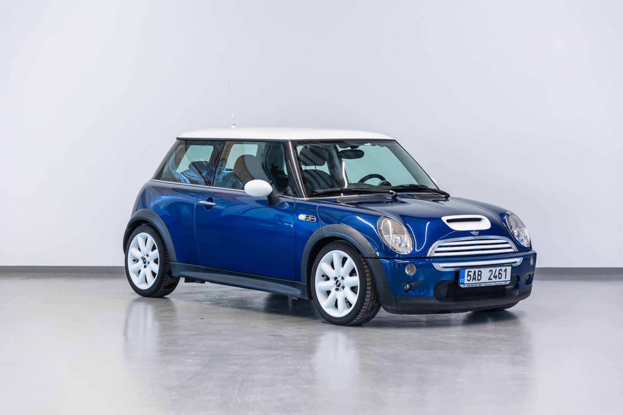 0-mini-cooper-s-jcw-38-.jpg
