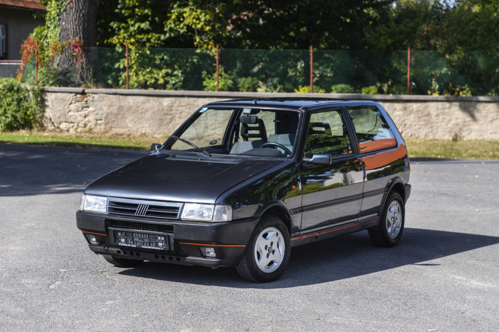 fiat-uno-turbo-auctomobile-20.jpg