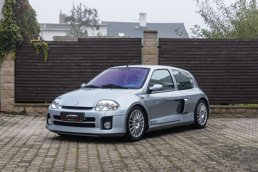 renault-clio-v6-84.jpg