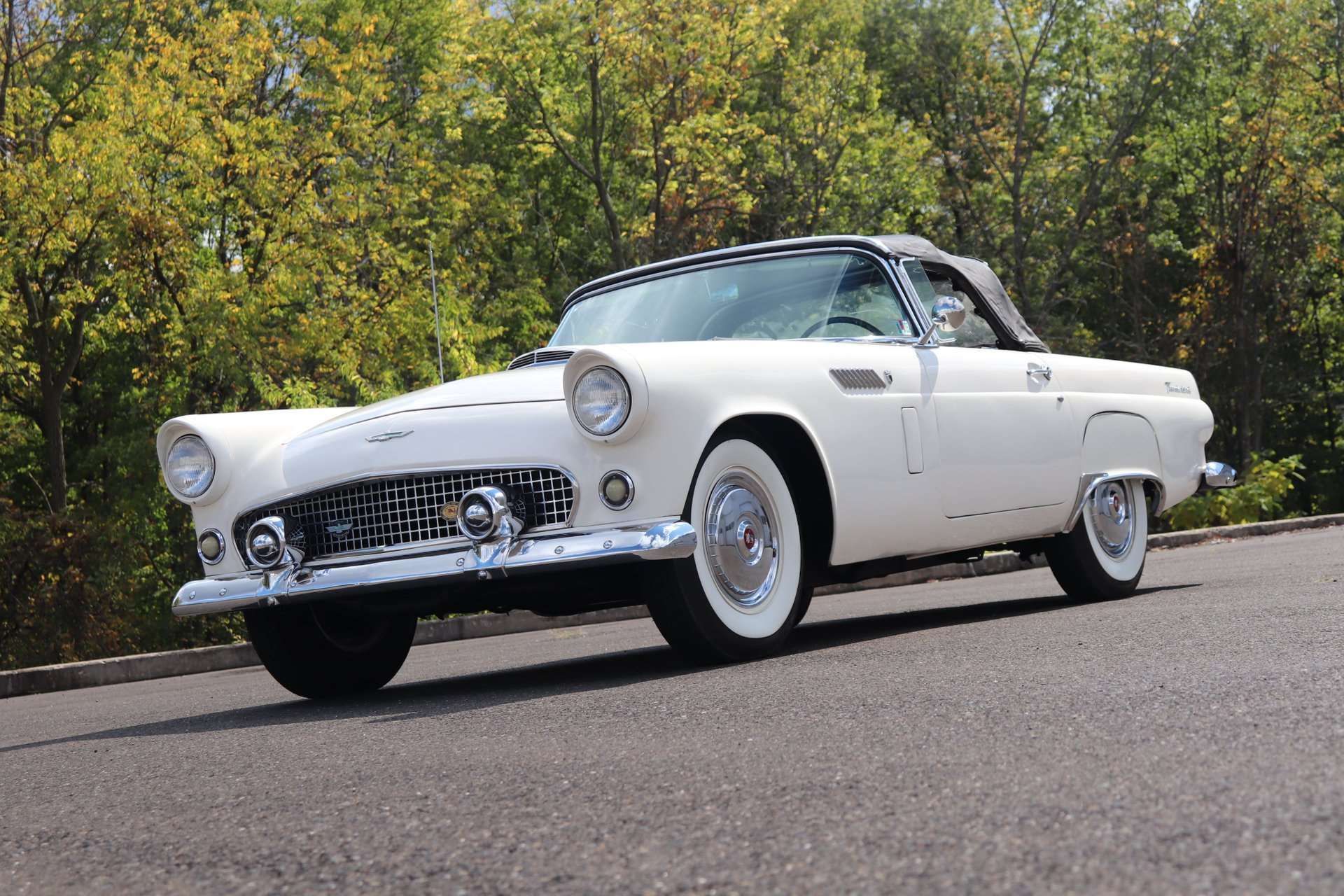 0-1956-ford-thunderbird-10-.jpg