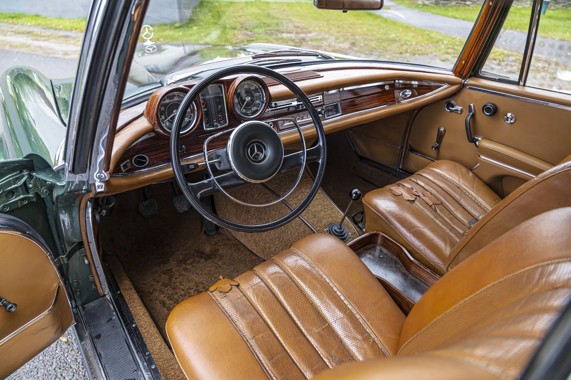 0-2500x0-storage-uploads-media-car-1426-mercedes-benz-250se-manual-green-57-oqx6-.jpg