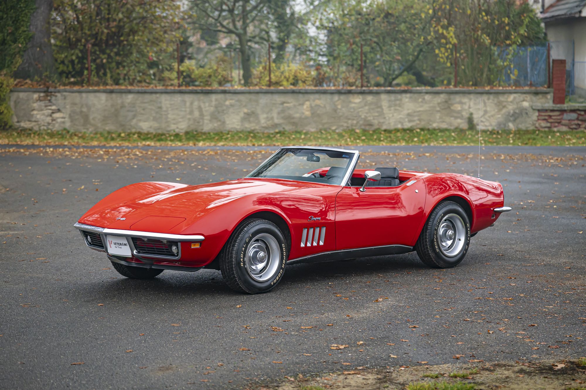 0-2500x0-storage-uploads-media-car-1519-chevrolet-corvette-cabrio-red-automatic-66-un53-.jpg