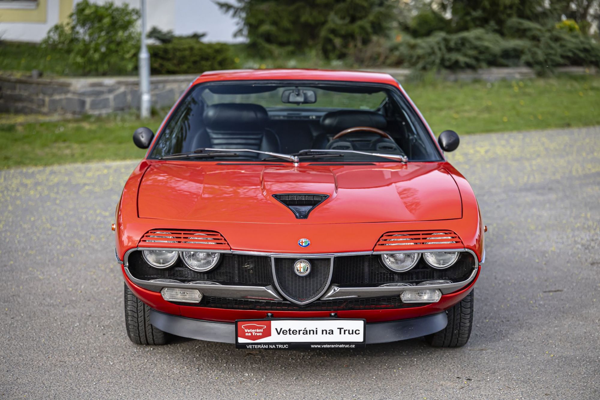 0-2500x0-storage-uploads-media-car-998-alfa-romeo-montreal-orange-12-1szj-.jpg