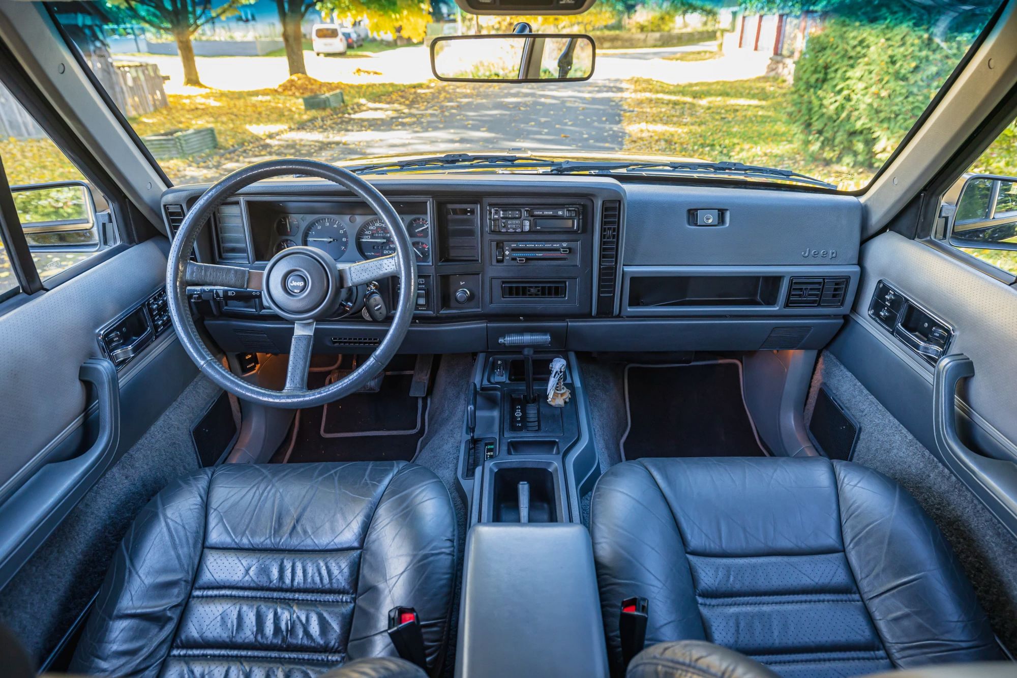 Jeep Cherokee 4.0_92