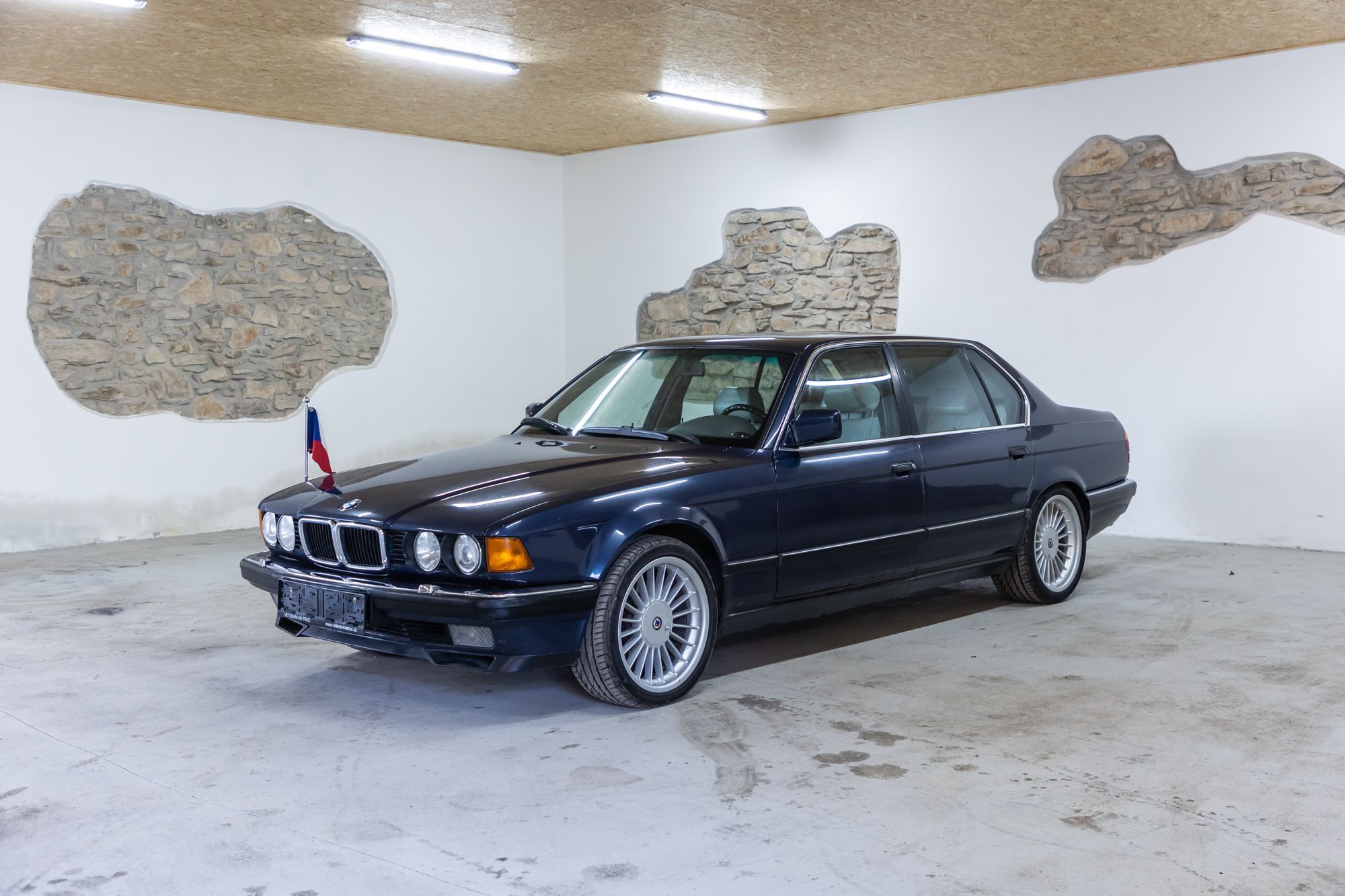 1991 BMW 750 iL (E32)