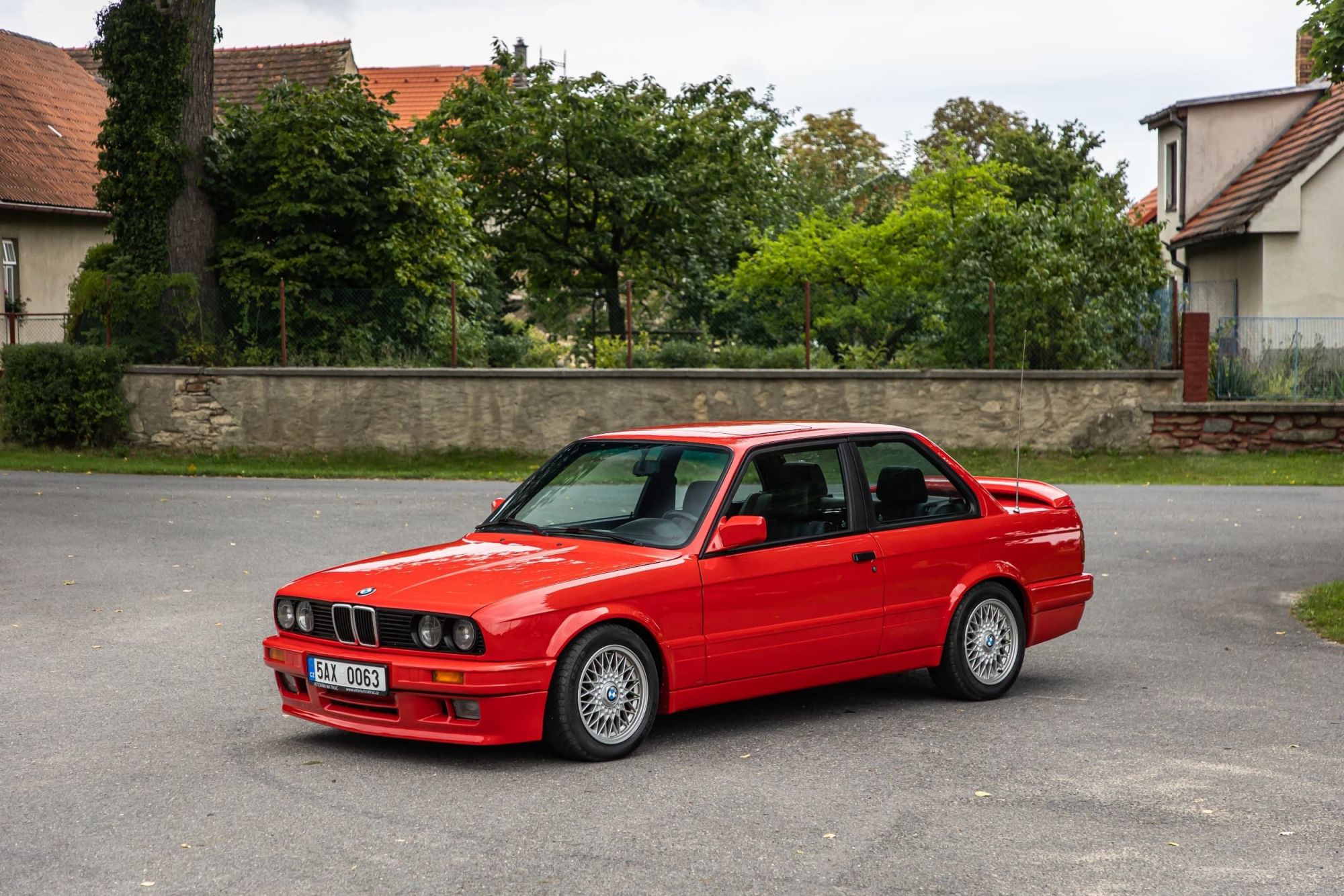0-bmw-e30-318is-red-51-.jpg
