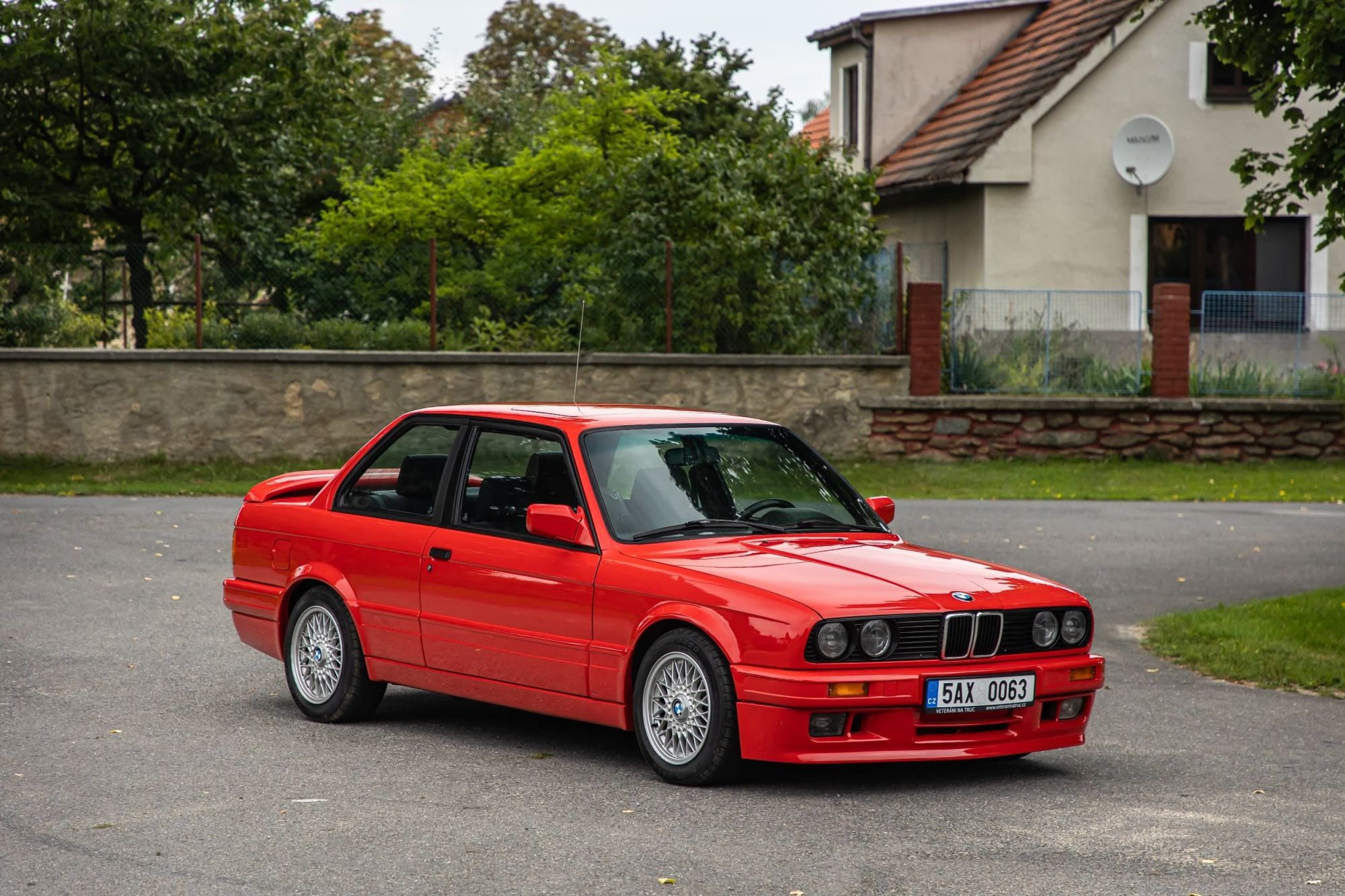 0-bmw-e30-318is-red-52-.jpg