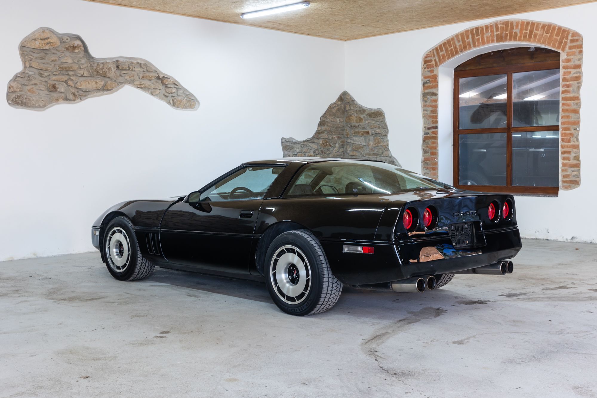 0-corvette-black-13-.jpg
