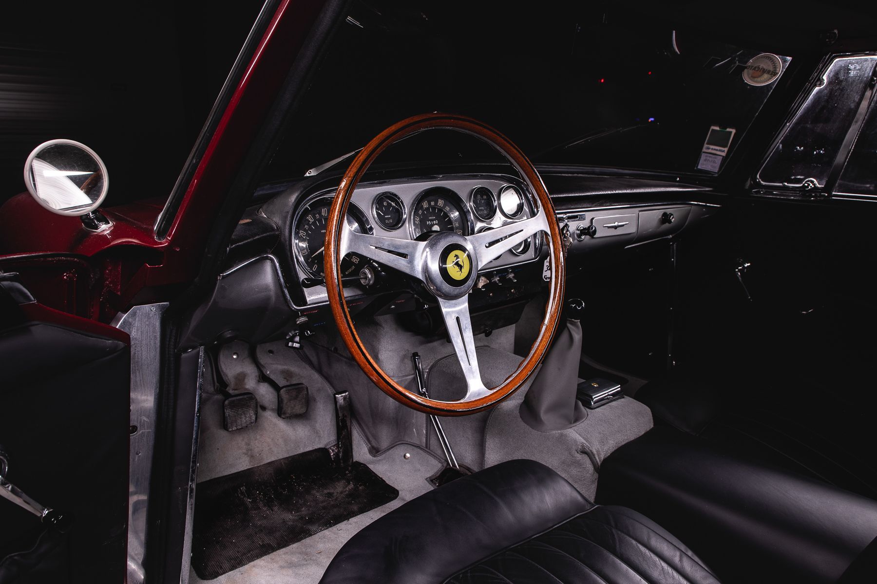 0-ferrari-250gt-detail-12-.jpg