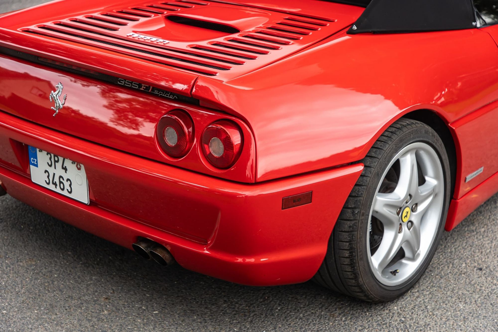 0-ferrari-355f1-66-.jpg