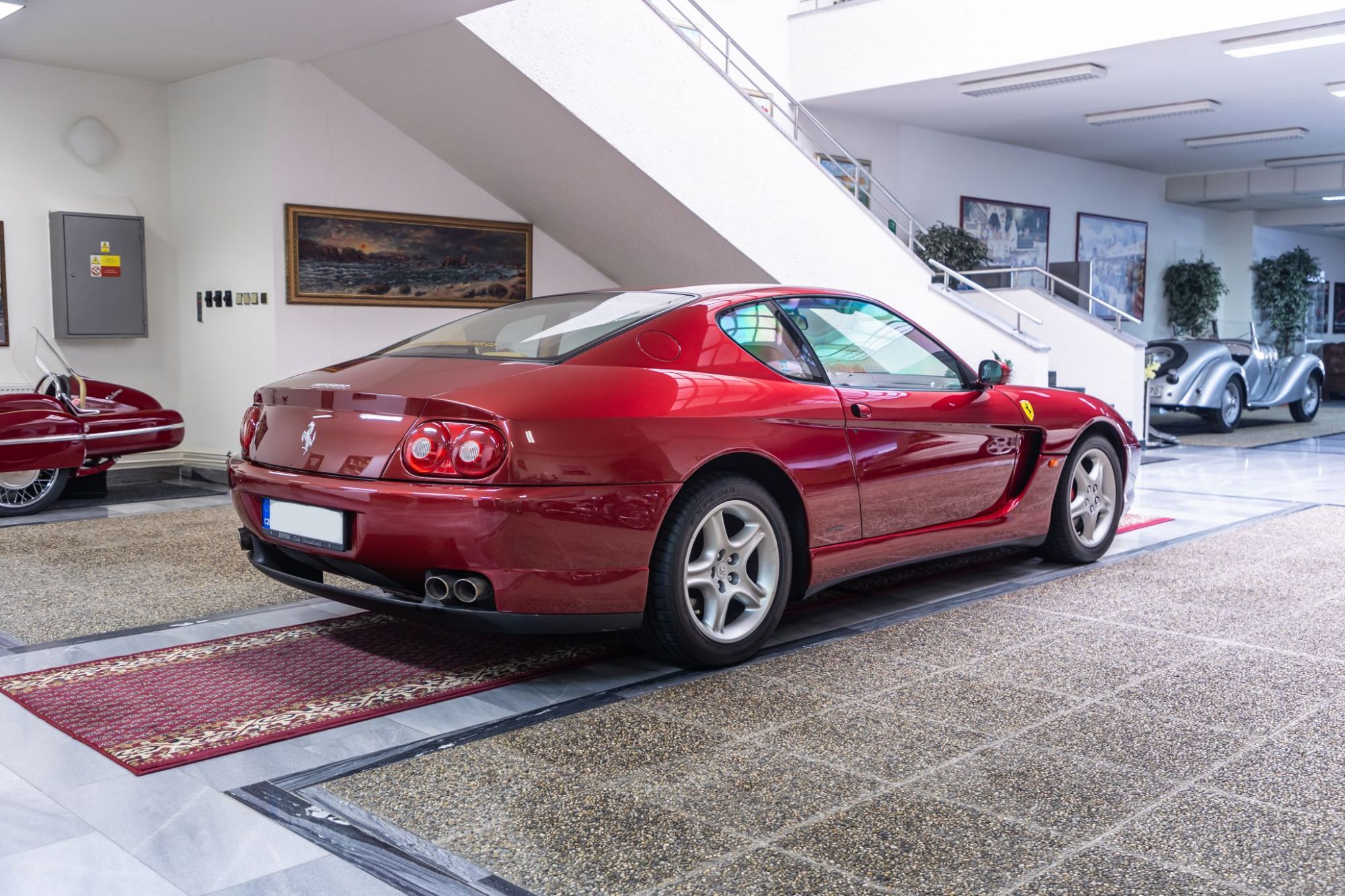 0-ferrari-365-411.jpg