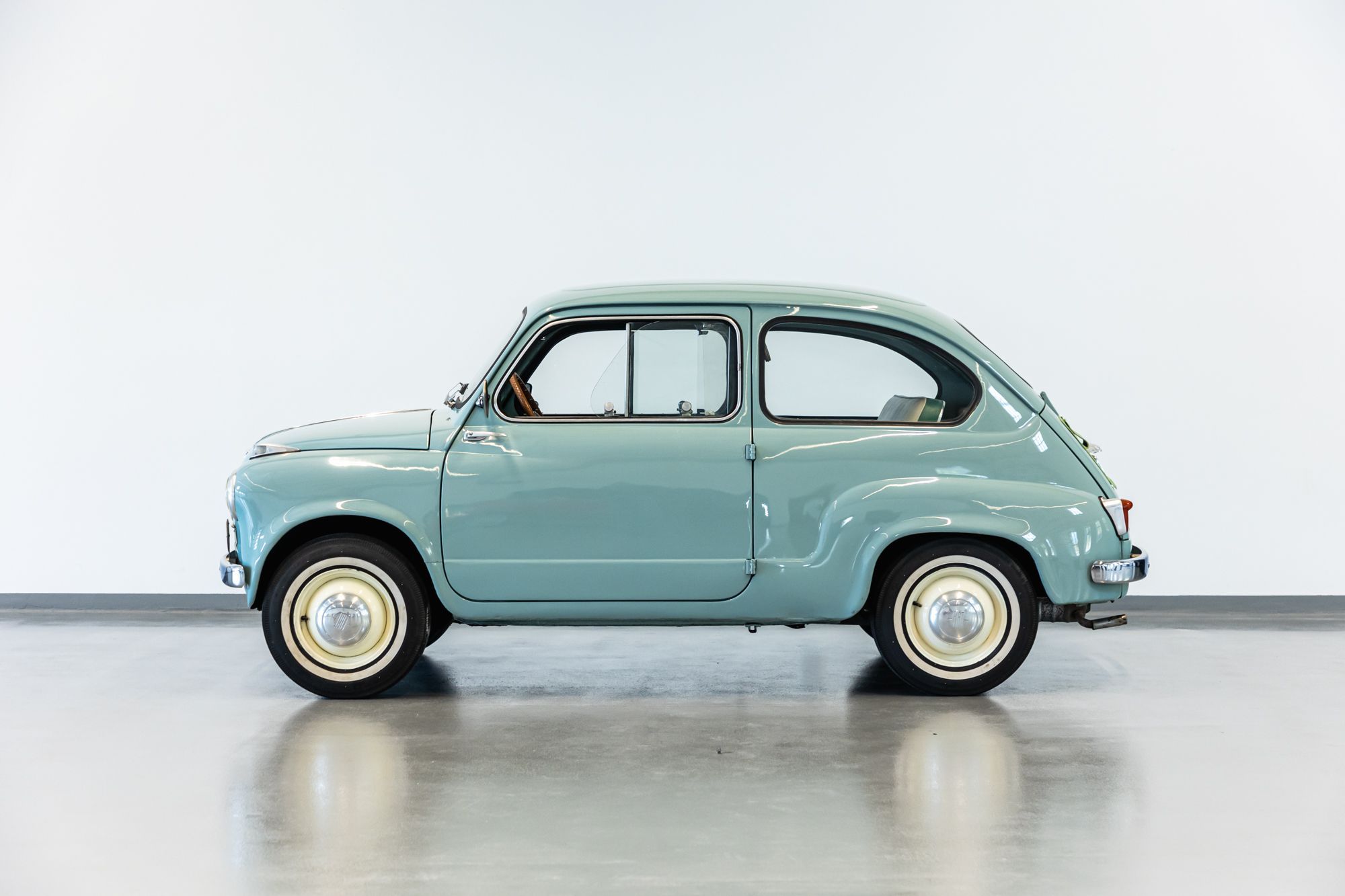 0-fiat-600-36-.jpg