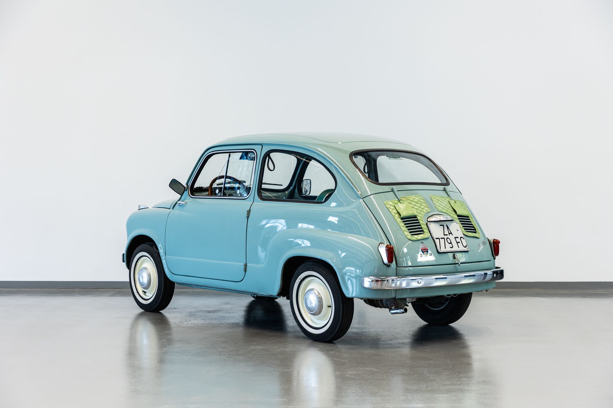 0-fiat-600-41-.jpg