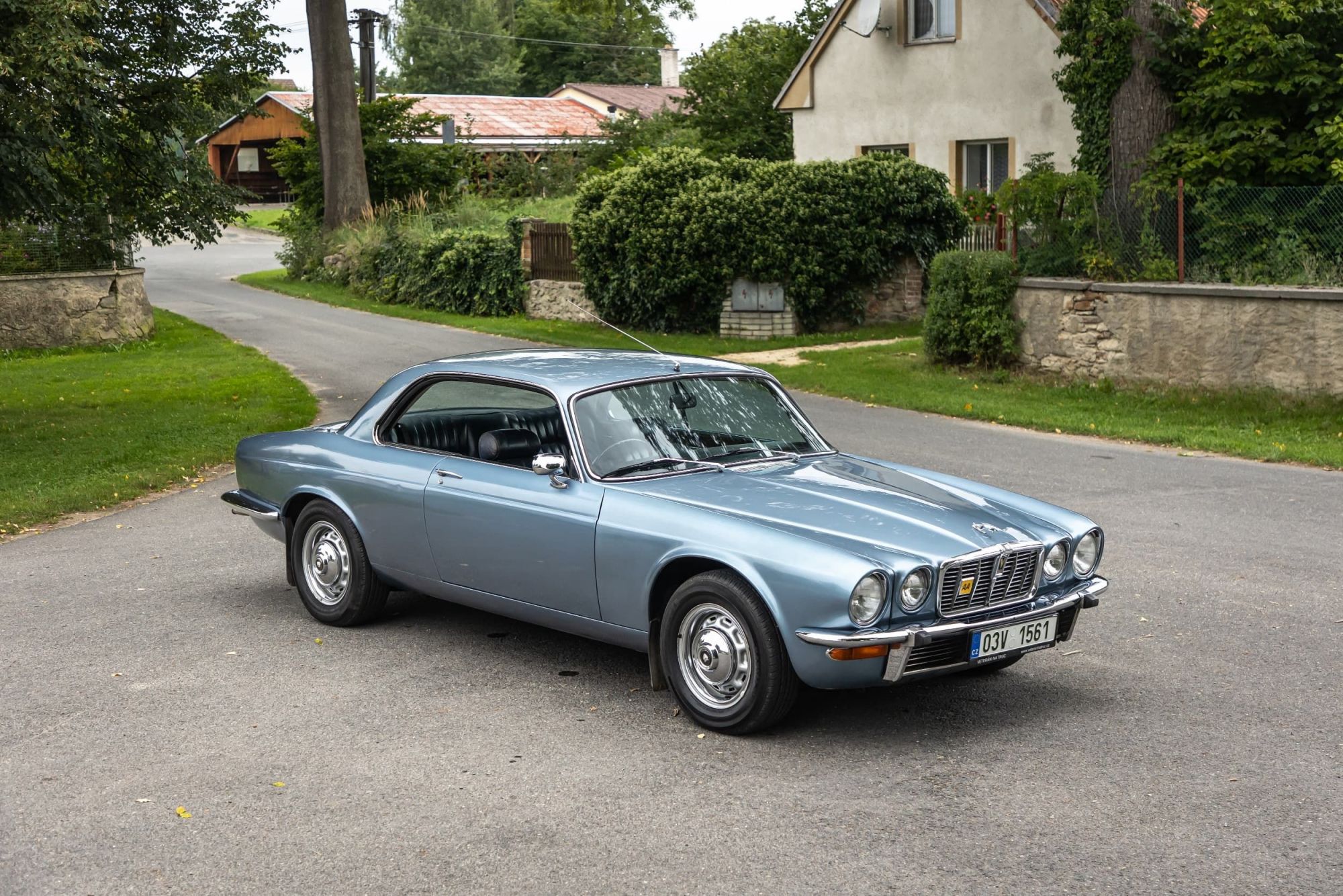 0-jaguar-xjs-51-.jpg
