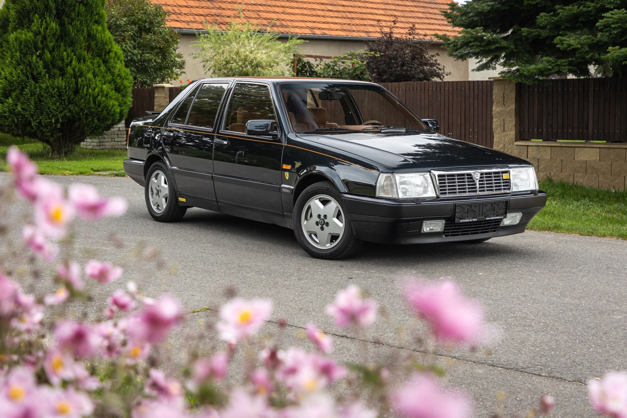 0-lancia-thema-8-32-88-.jpg