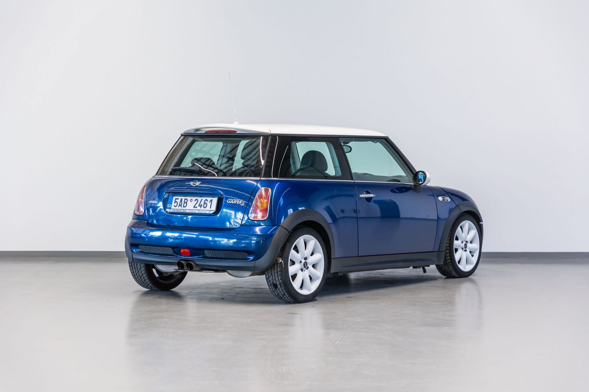0-mini-cooper-s-jcw-40-.jpg