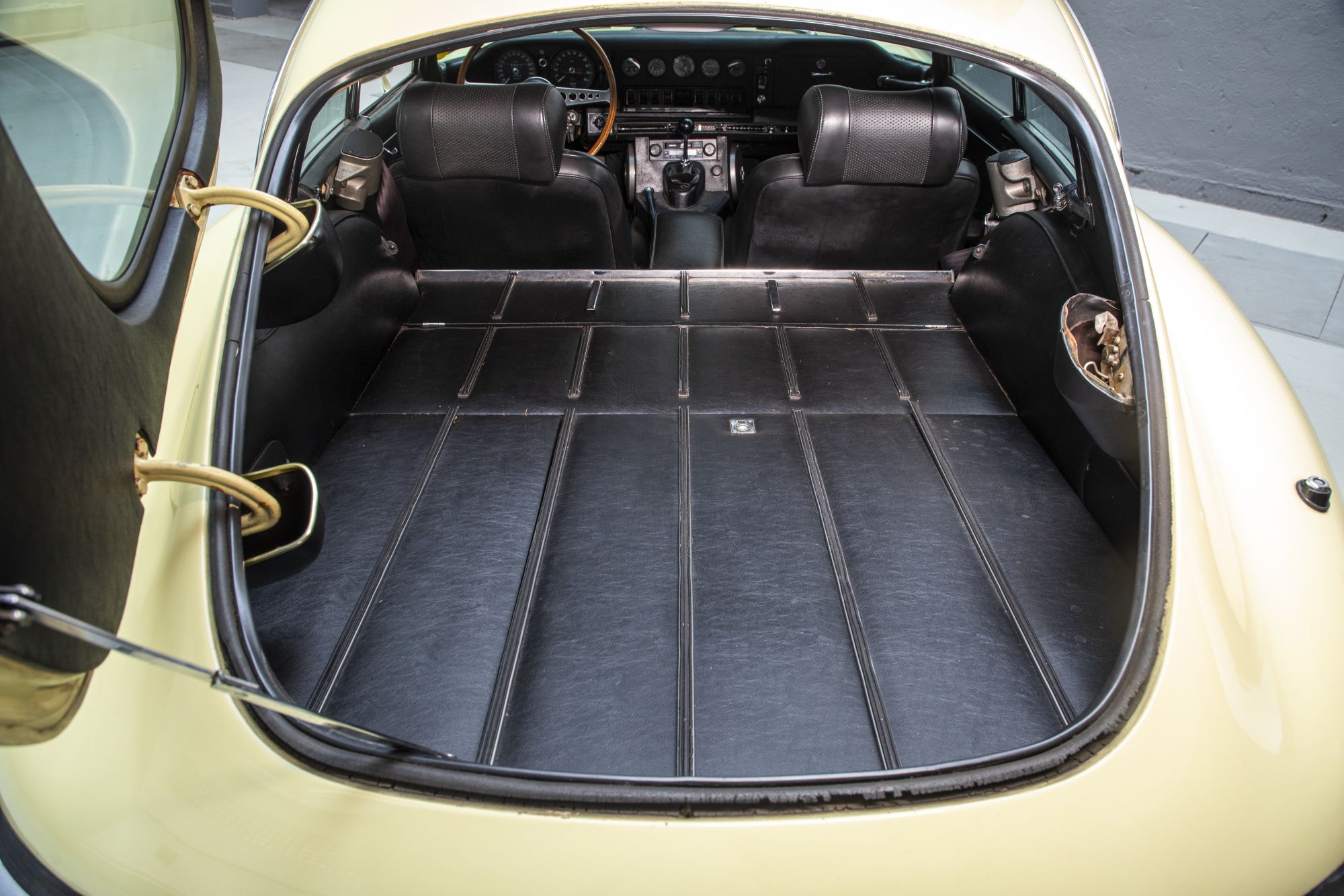 Jaguar E-type MKII 4.2_14