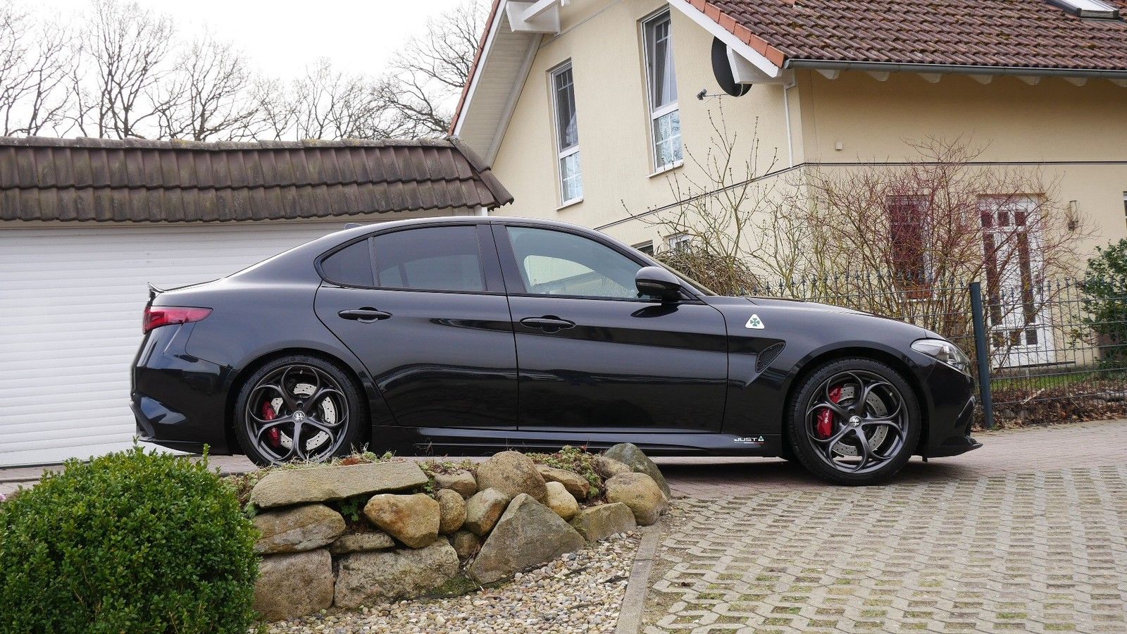 62f23b2fc1e833.22604245