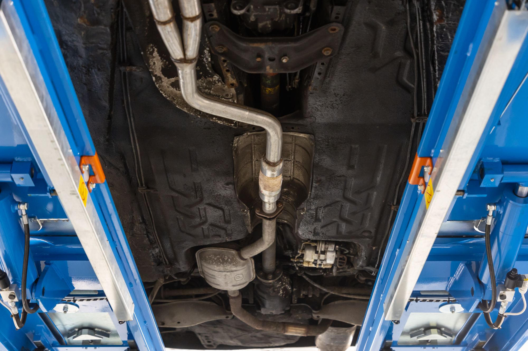 Mercedes 2.3 16V_34.JPG