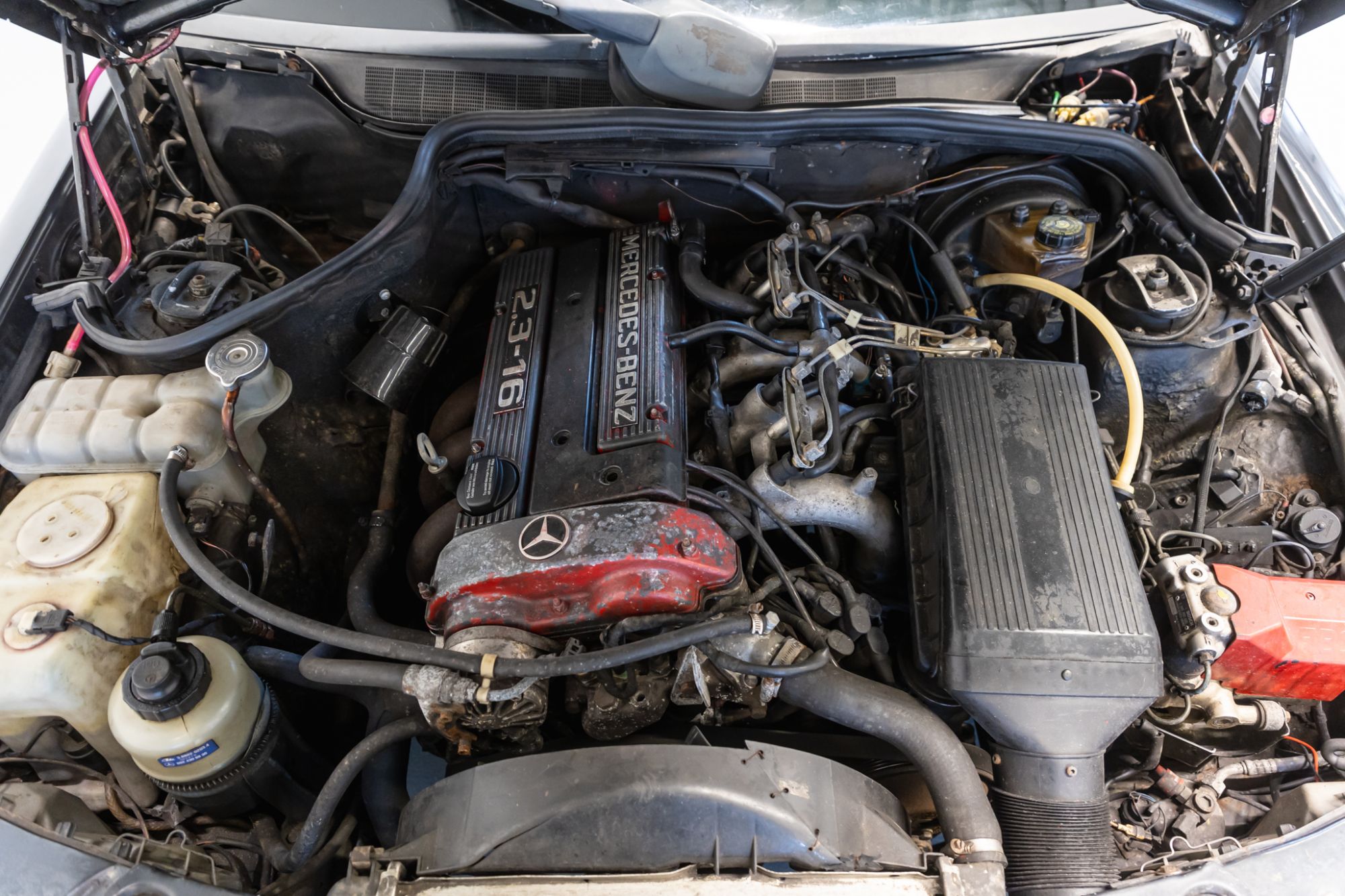 Mercedes 2.3 16V.JPG