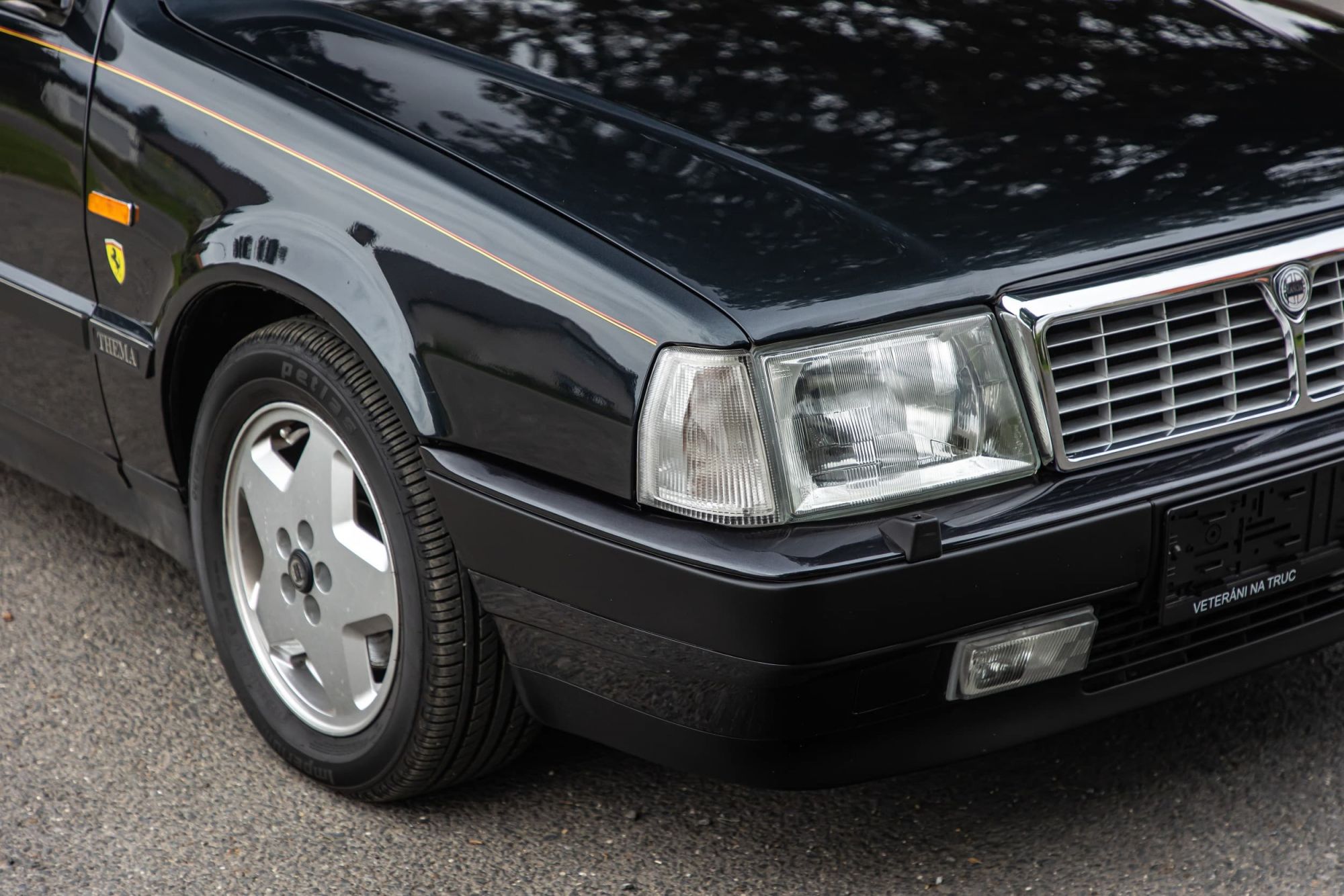 Lancia Thema 8.32_12