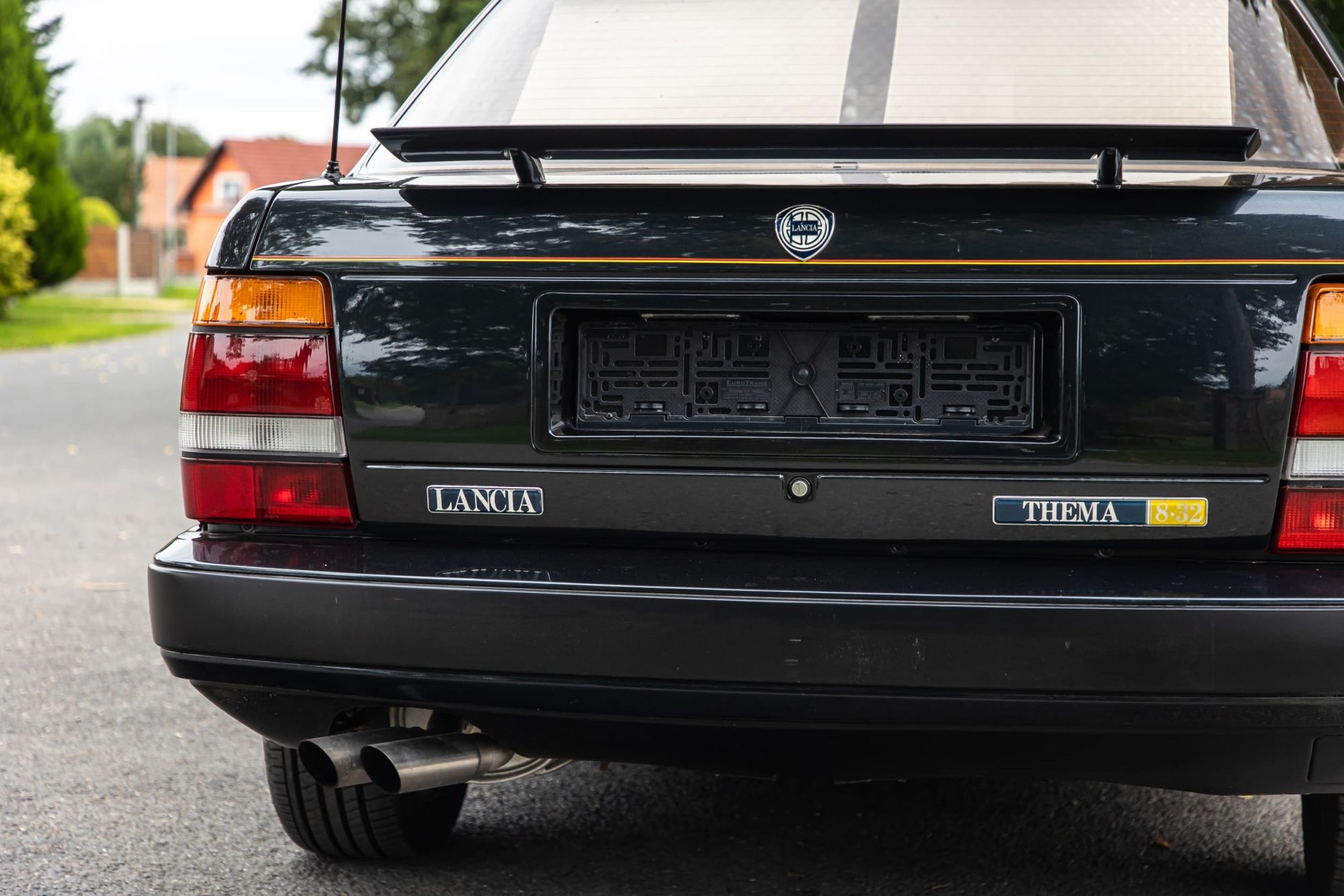 Lancia Thema 8.32_30