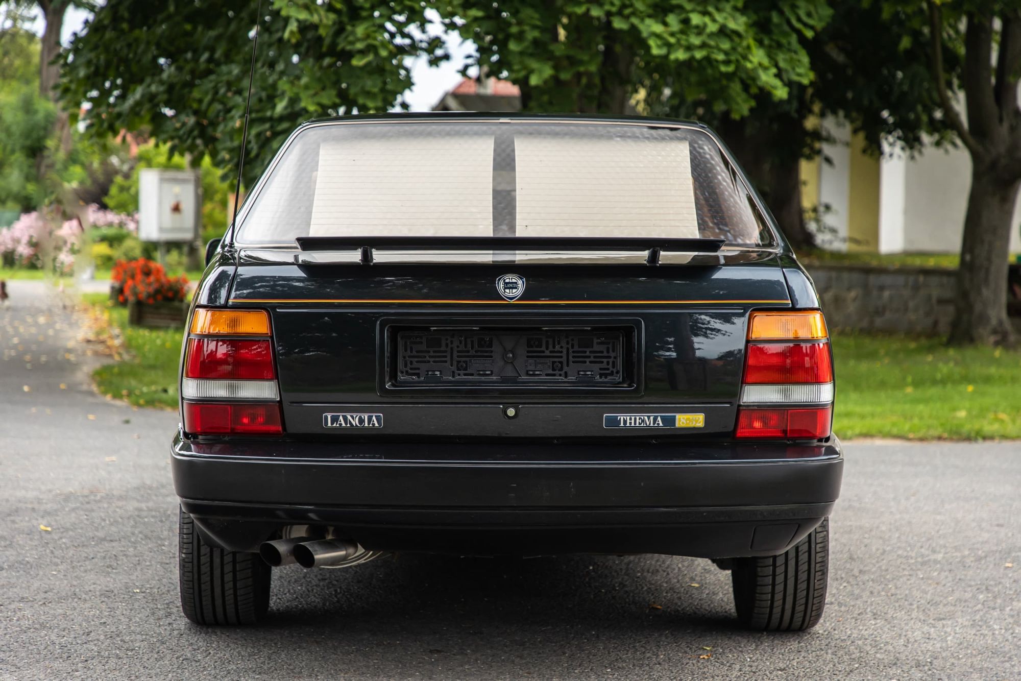 Lancia Thema 8.32_31