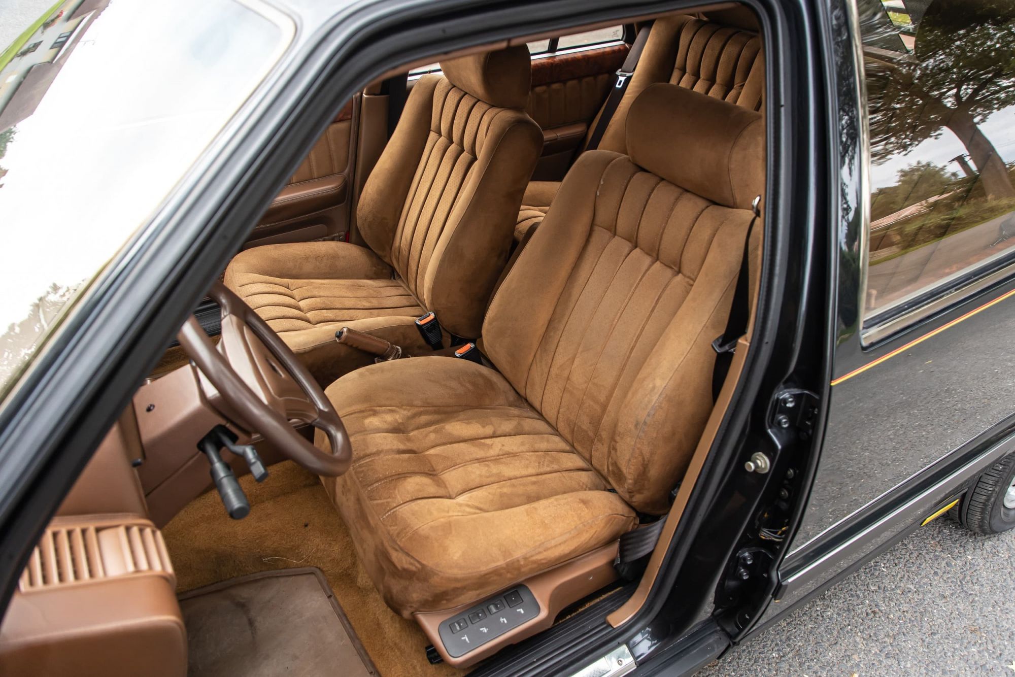 Lancia Thema 8.32_39