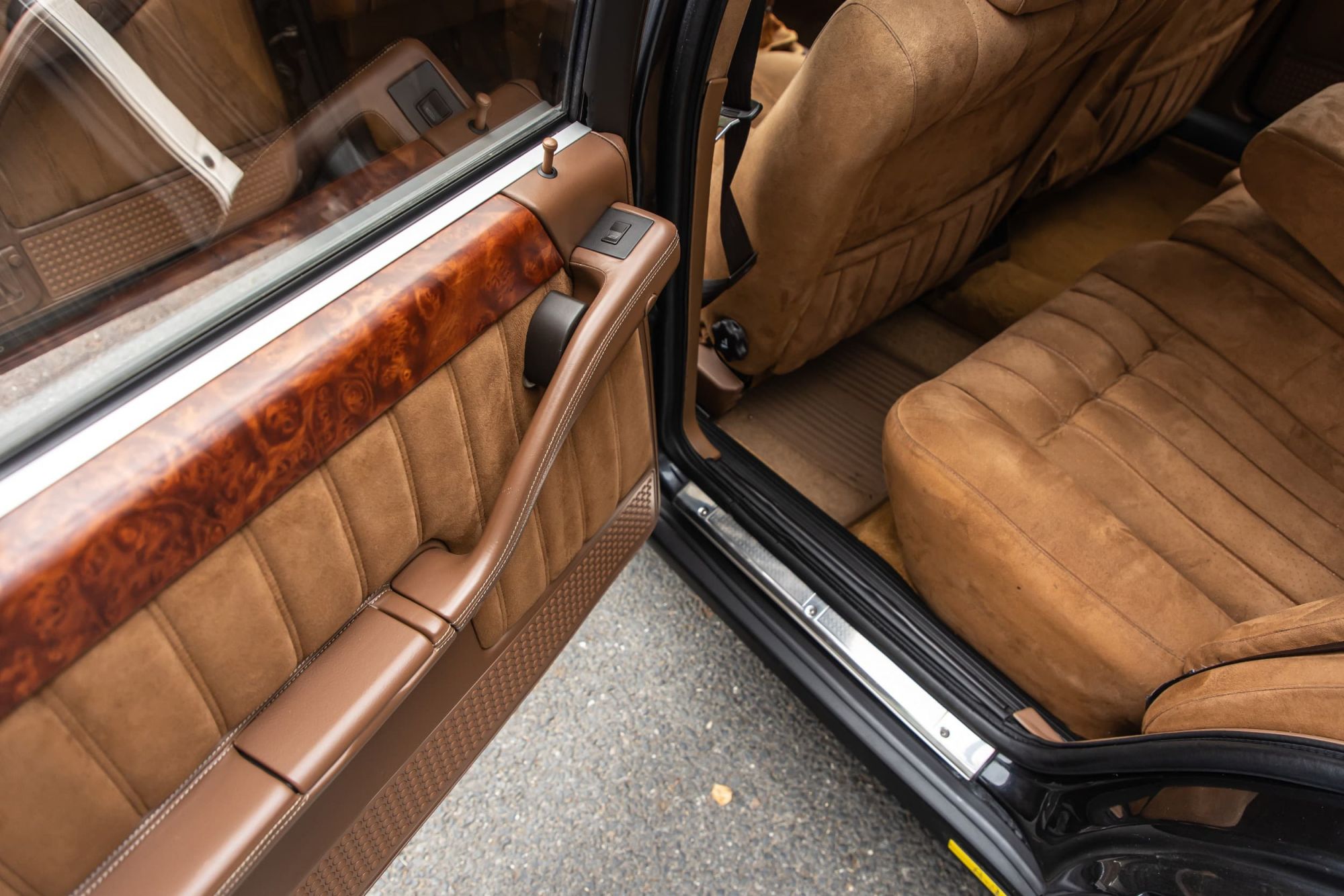 Lancia Thema 8.32_42