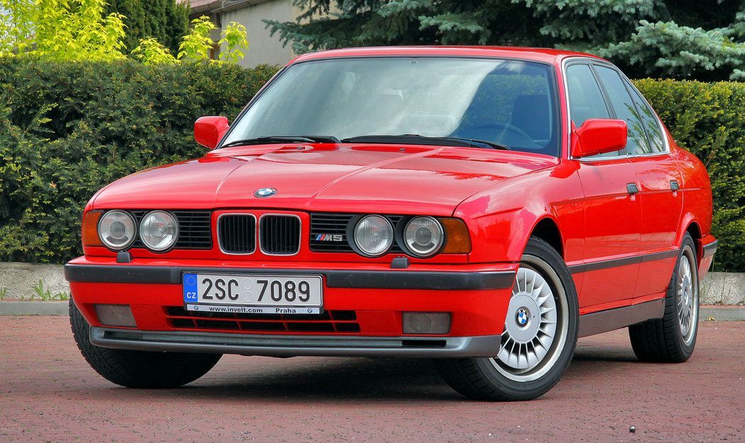 1990 BMW M5 (E34)