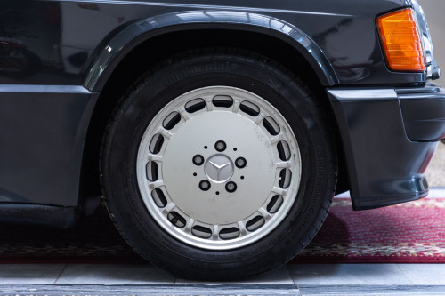 Mercedes Benz 190E 2.5 16V_21.JPG