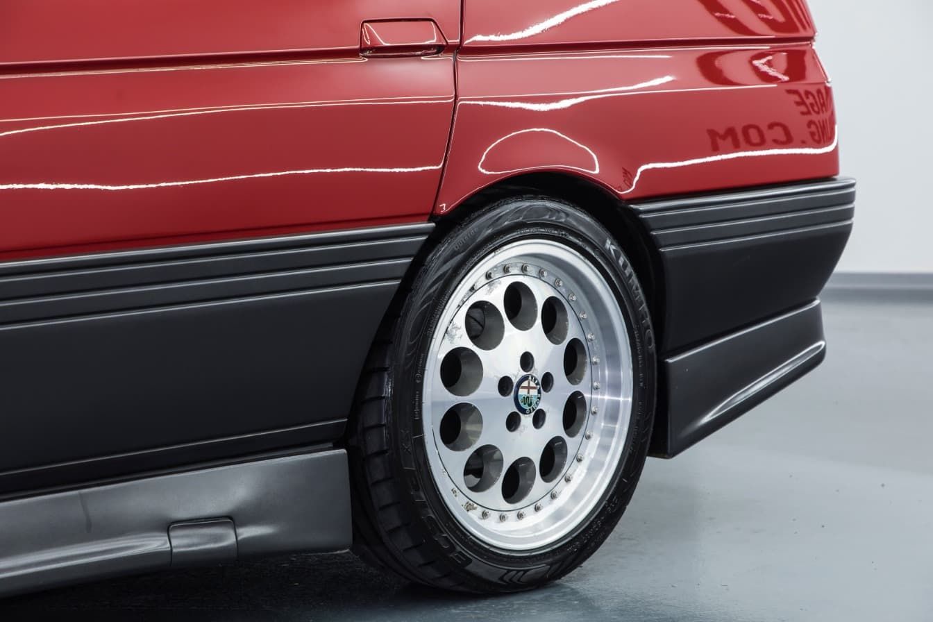 alfa-164-hommage-detailing-62.jpg