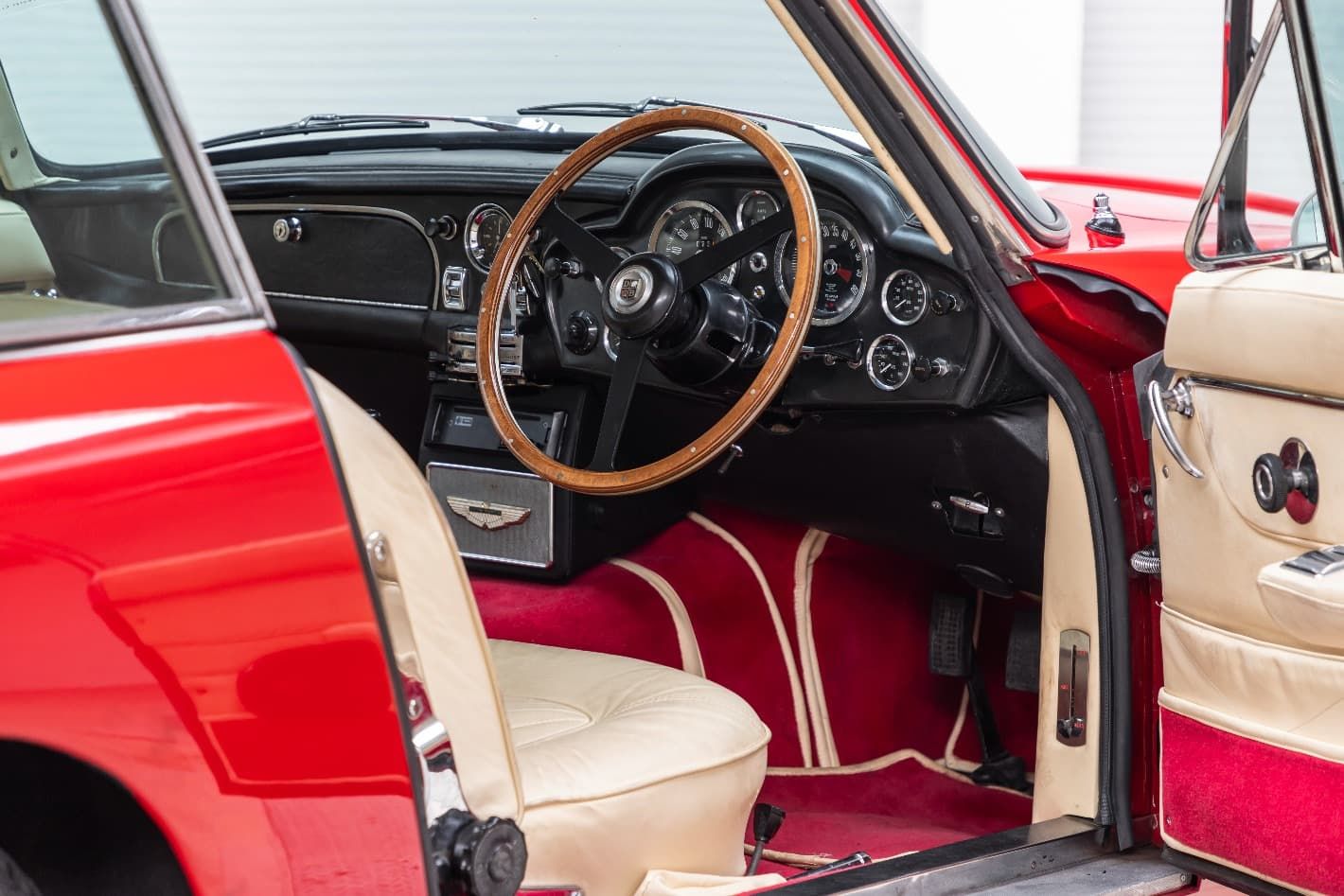 Aston Martin DB6 Auctomobile_13