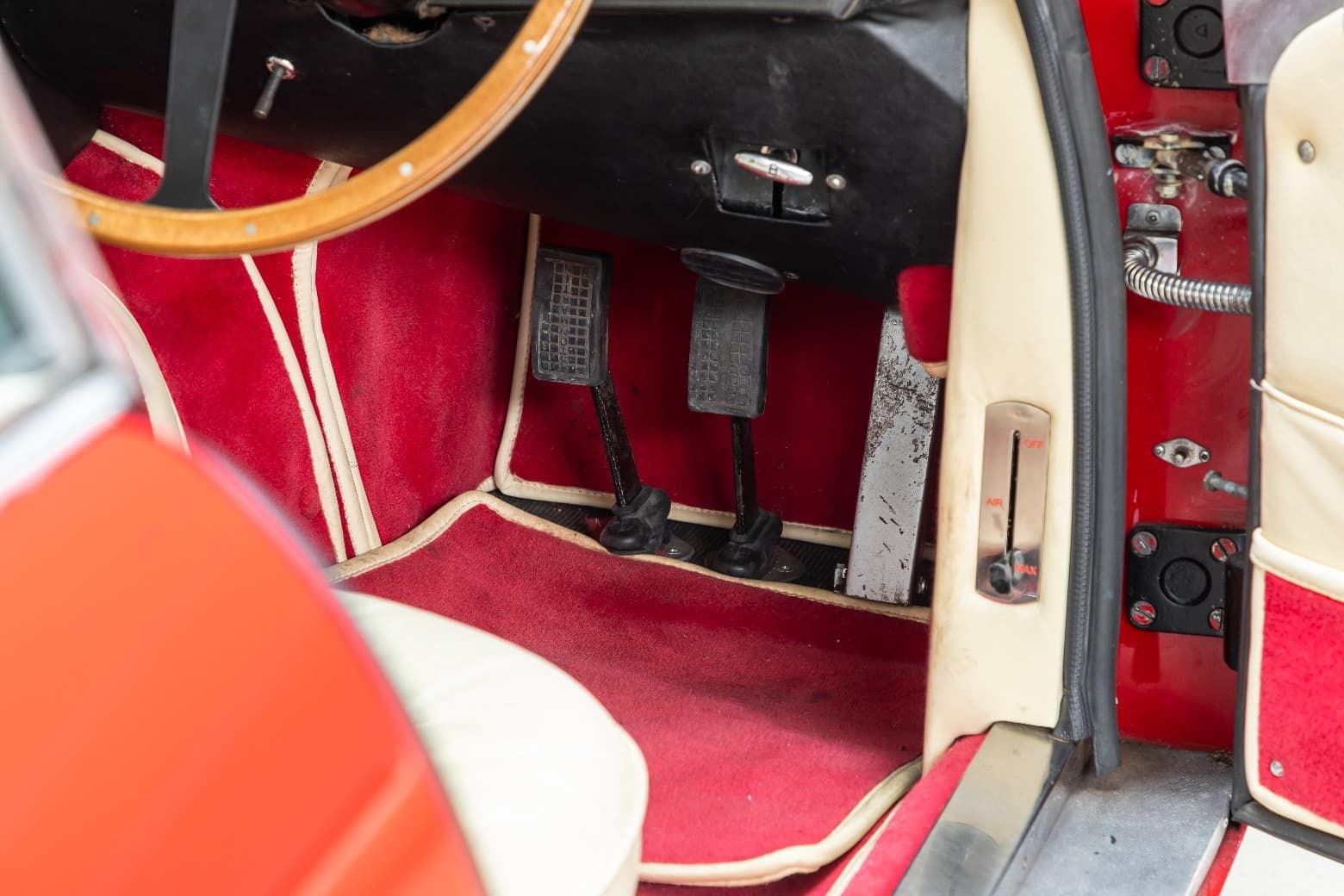 Aston Martin DB6 Auctomobile_19