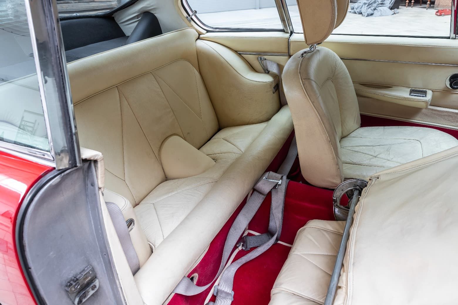 Aston Martin DB6 Auctomobile_26