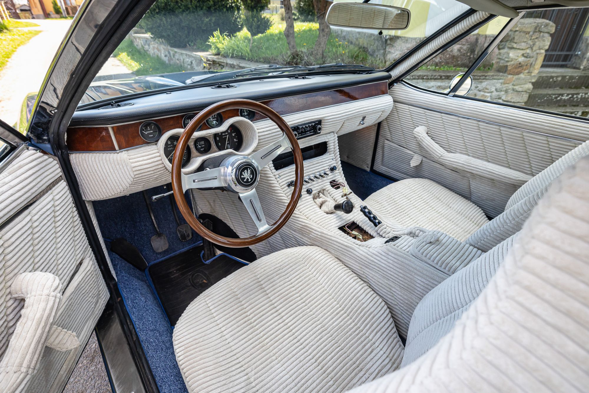 Bertone_Cars_Veterani_na_Truc_340