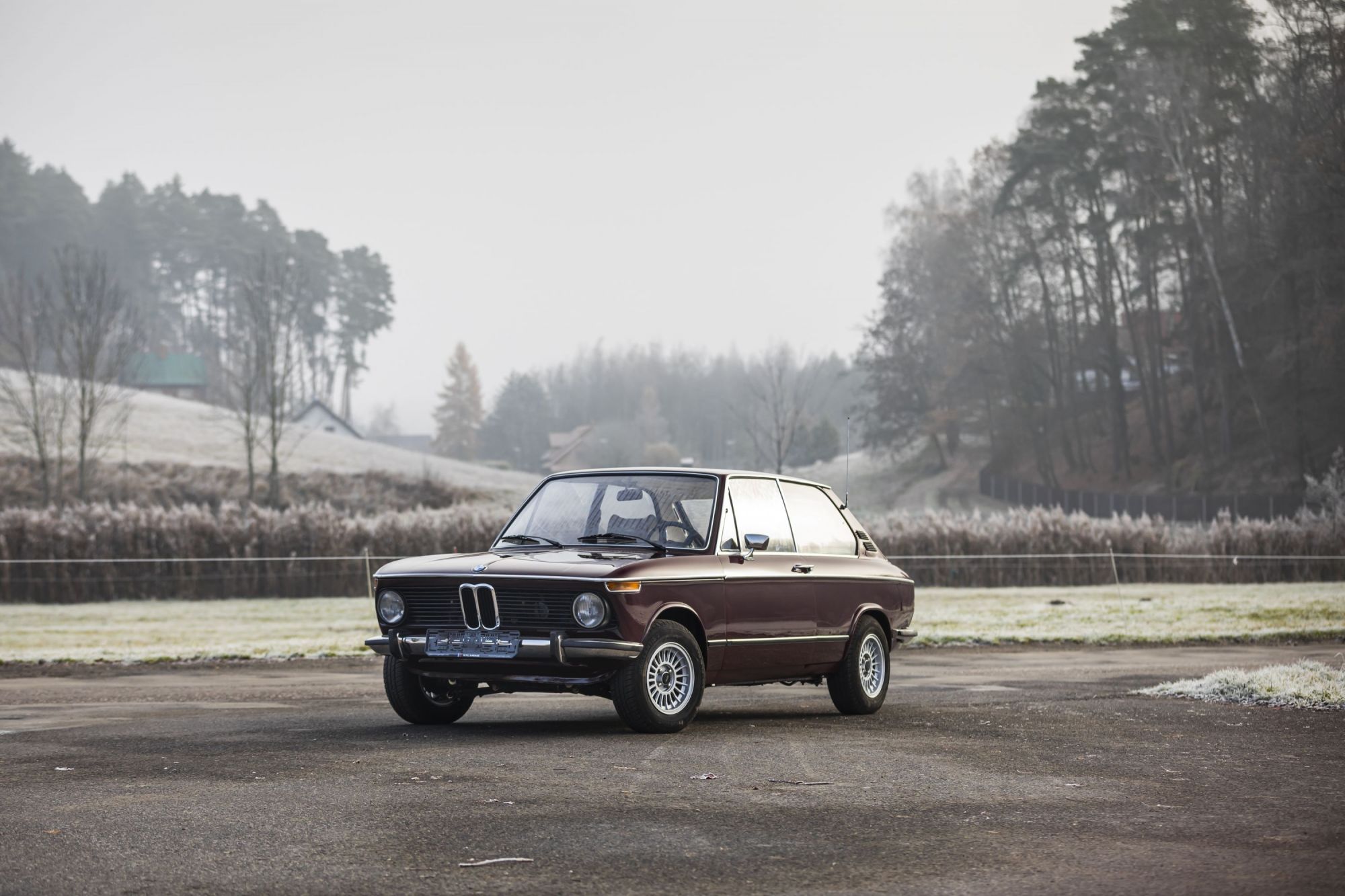 bmw-2002touring-auctomobile-2.jpg