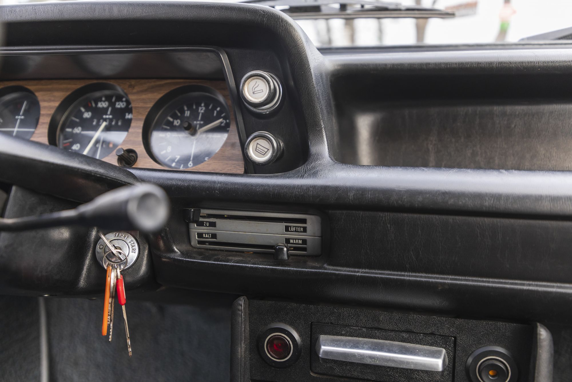 BMW 2002Touring Auctomobile_50