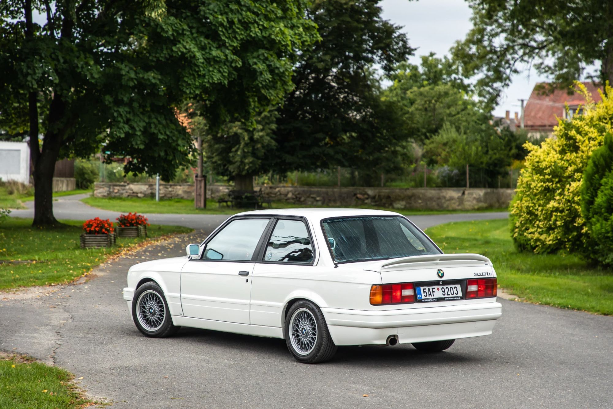 BMW 318is White_10