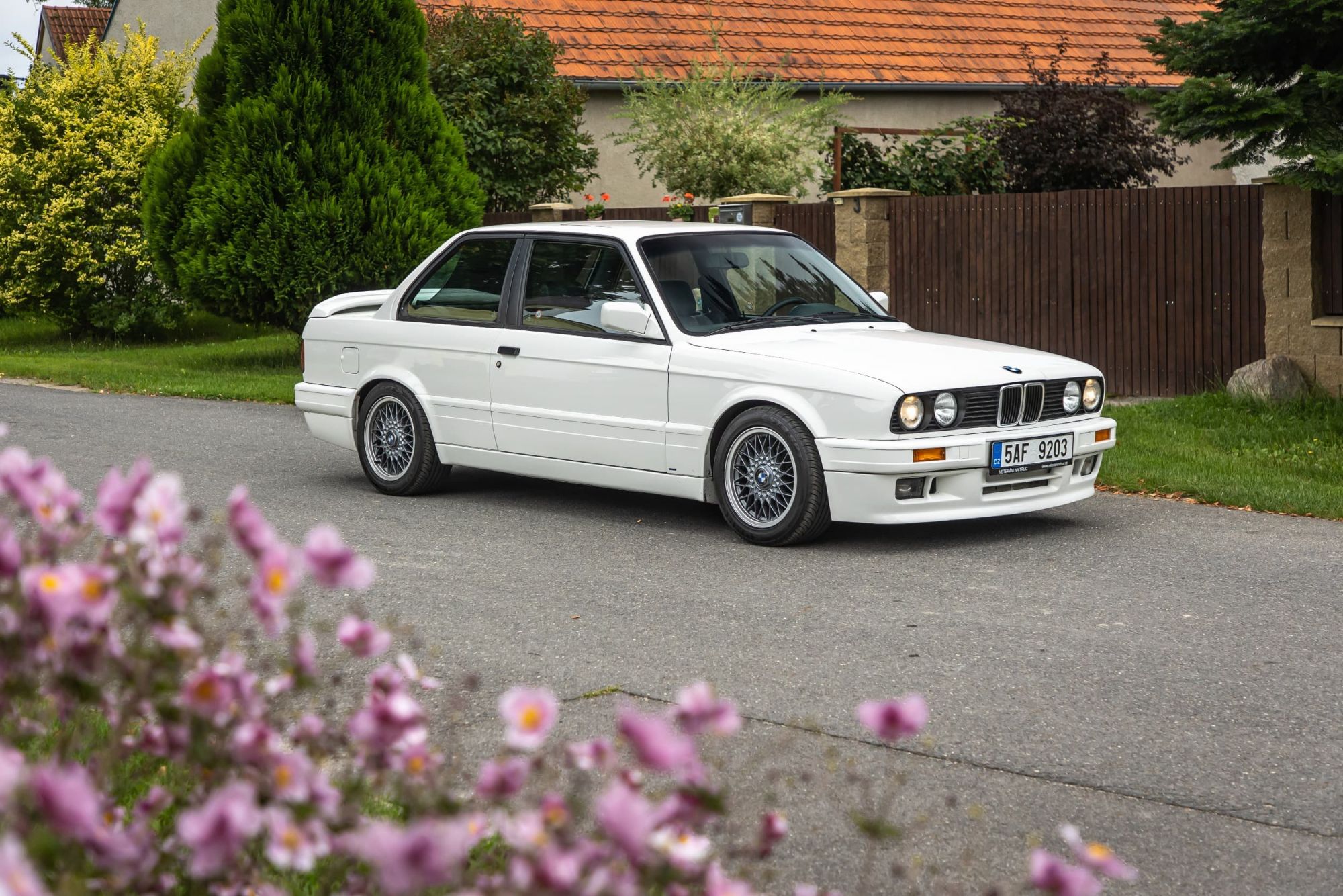 BMW 318is White_7