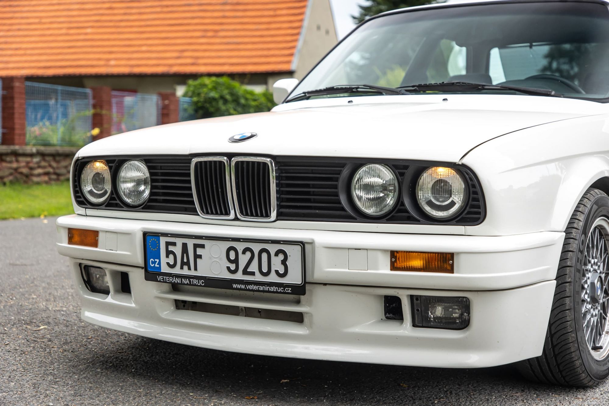 BMW 318is White_72