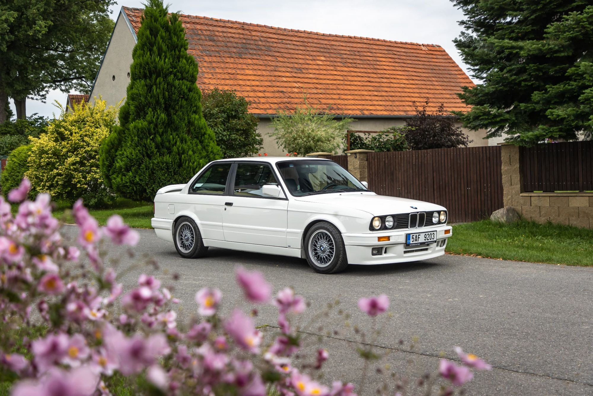 BMW 318is White_8