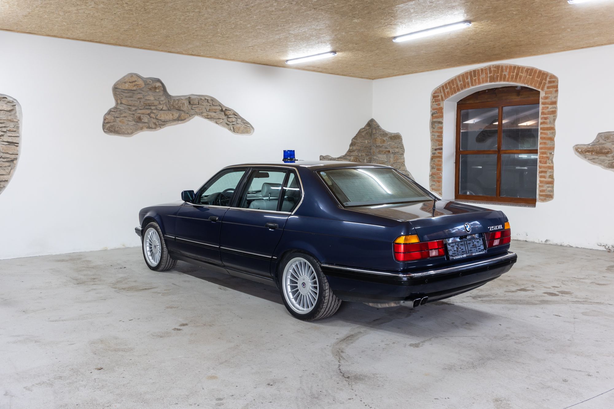 BMW 750iL_27.JPG