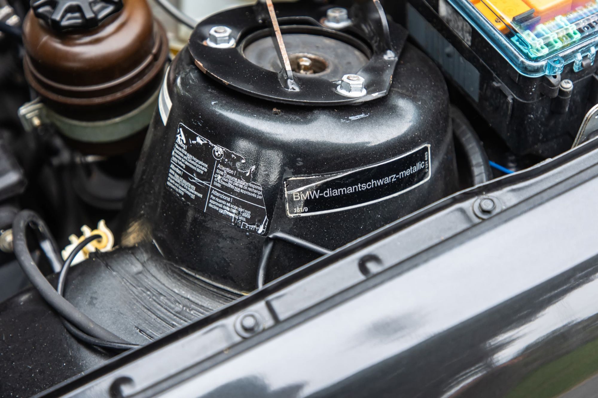 BMW e30 318is BLACK_10