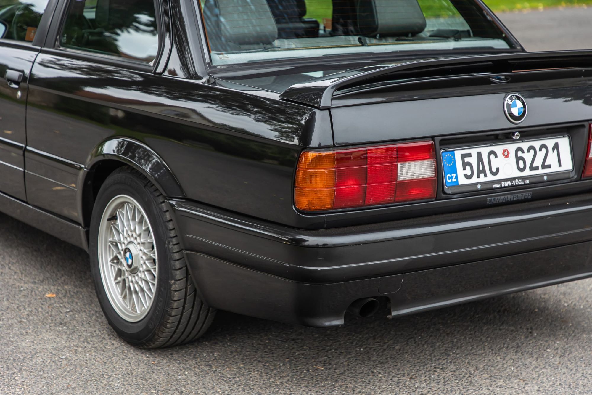BMW e30 318is BLACK_25