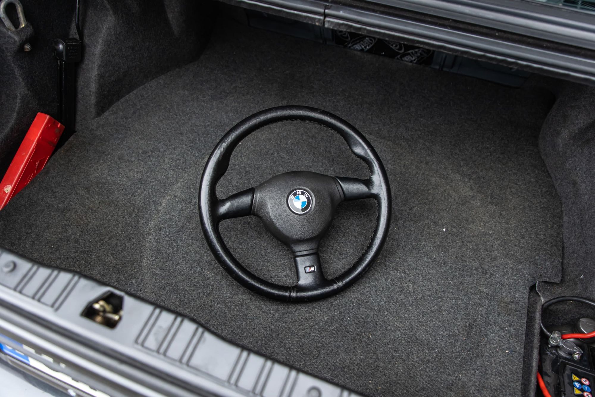 BMW e30 318is BLACK_44