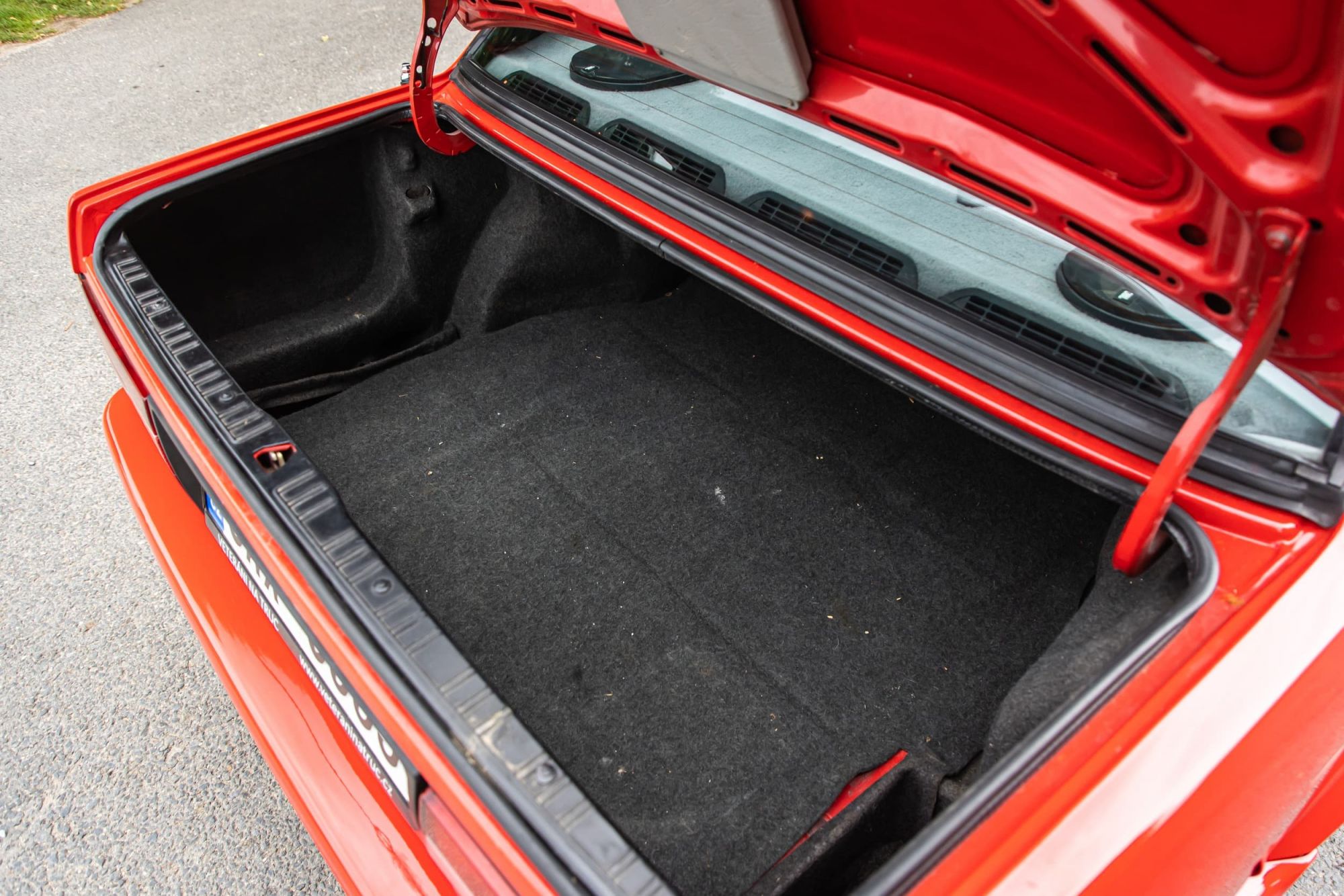 BMW e30 318is RED_32