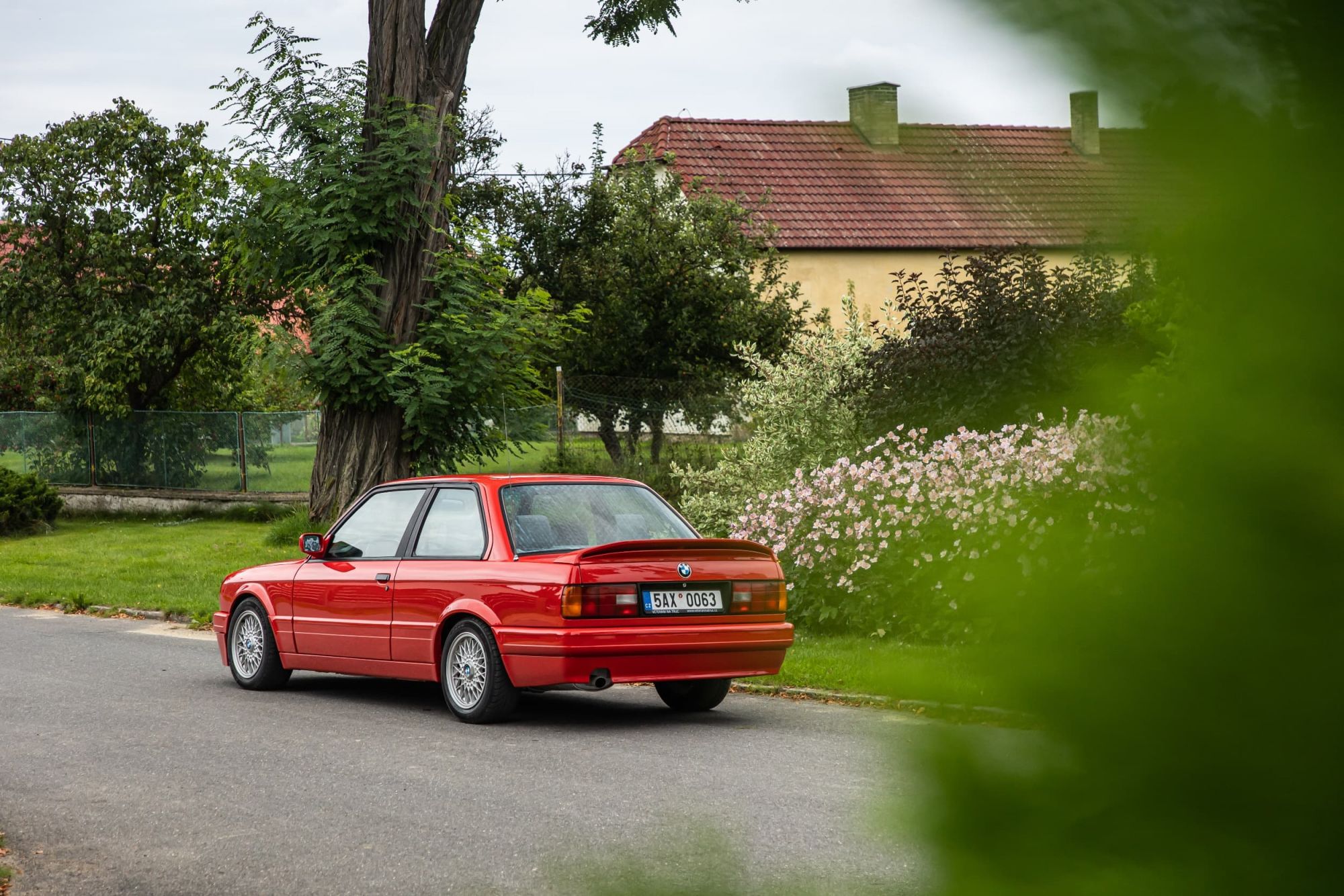 BMW e30 318is RED